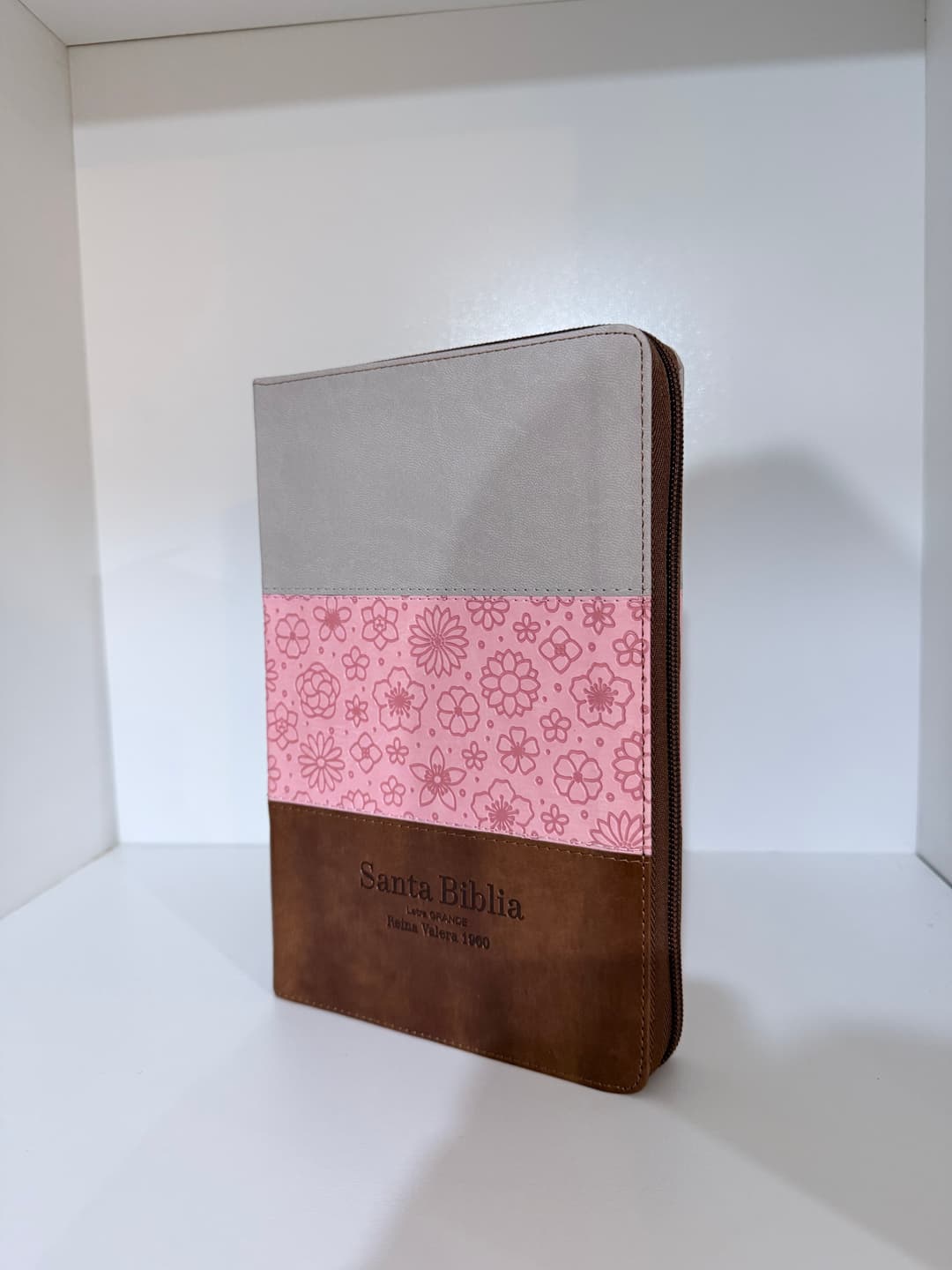 Biblia premium con kit completo